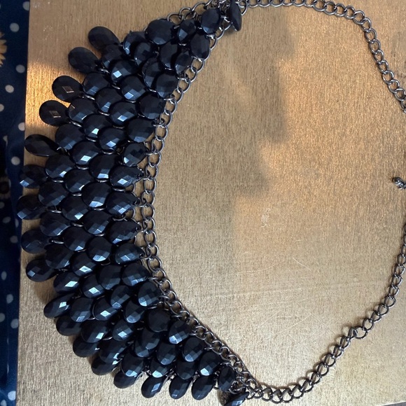 Chic Black Teardrop Necklace - Picture 2 of 5